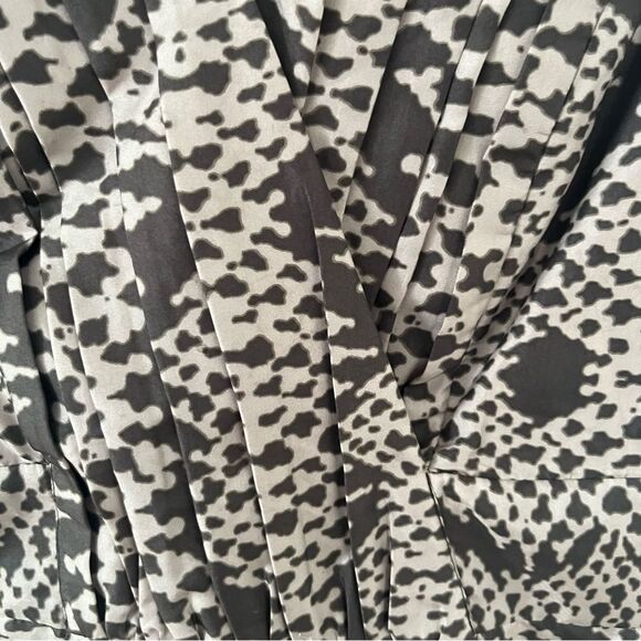 Banana Republic‎ Grey Snake Skin 100% Silk Pleated Faux Crossover Dress - Picture 7 of 10